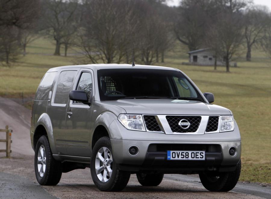  Nissan Pathfinder Van 2004 года  (UK) (фото 3 из 8)
